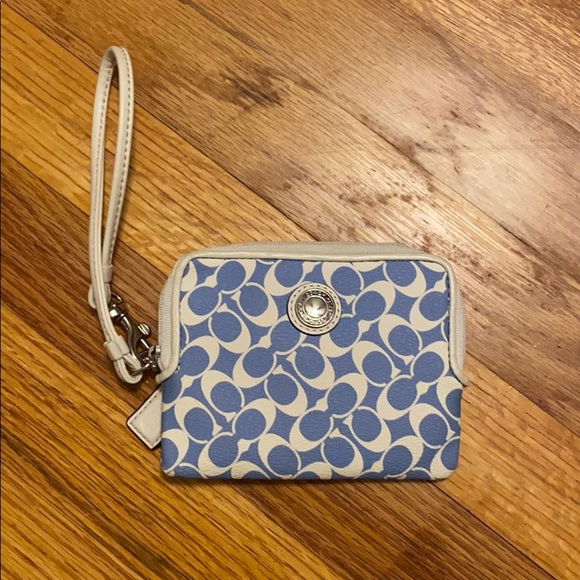 Coach Handbags - Coach Wristlet